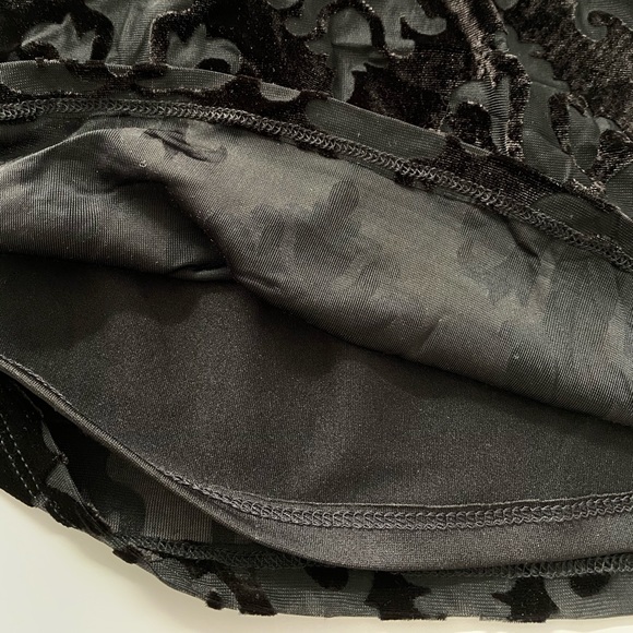 Black Velvet Midi Dress - Picture 5 of 5